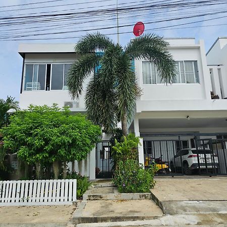 Andaman Homestay Villa At Rawai Ban Saiyuan Exterior photo